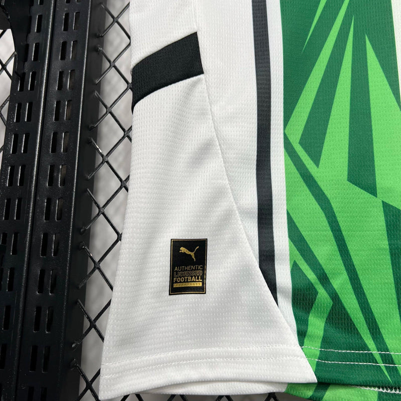 Camisa Borussia Mönchengladbach I Home Puma Torcedor 23/24 Branco e Verde