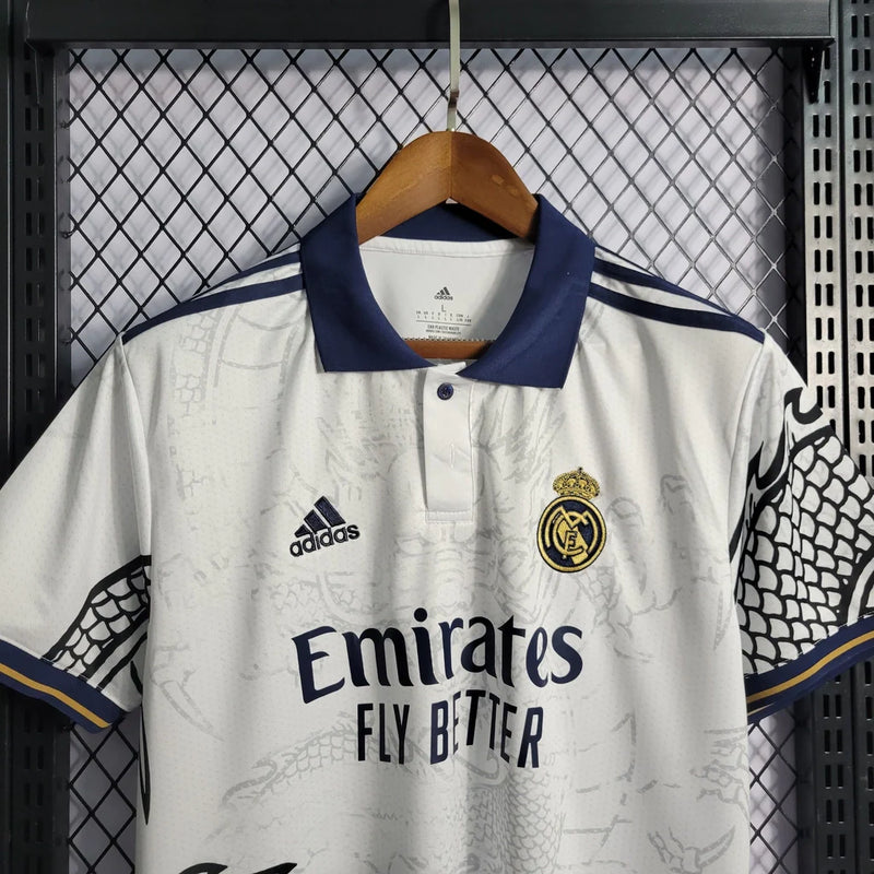 Camisa Real Madrid Dragão Concept Adidas Torcedor 2022/23 Masculino Branco