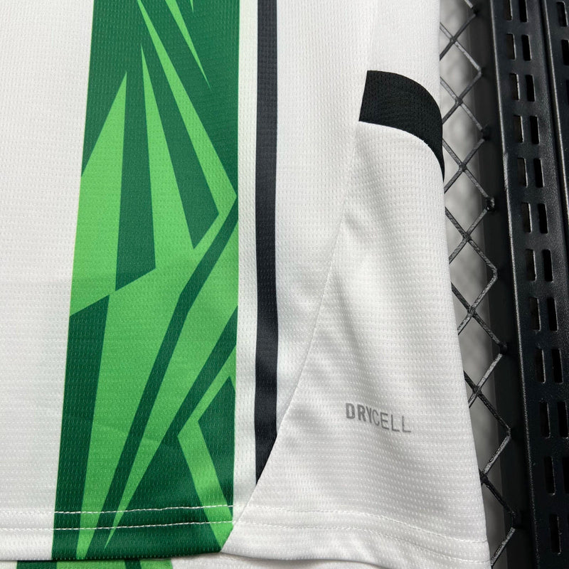 Camisa Borussia Mönchengladbach I Home Puma Torcedor 23/24 Branco e Verde