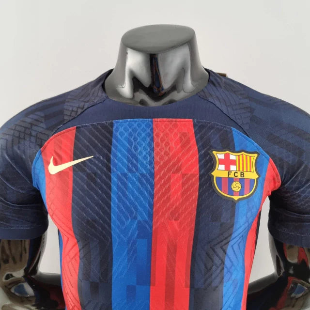 Camisa Barcelona Home 22/23 Jogador Nike Masculina - Azul Marinho, Azul Royal e Vermelho