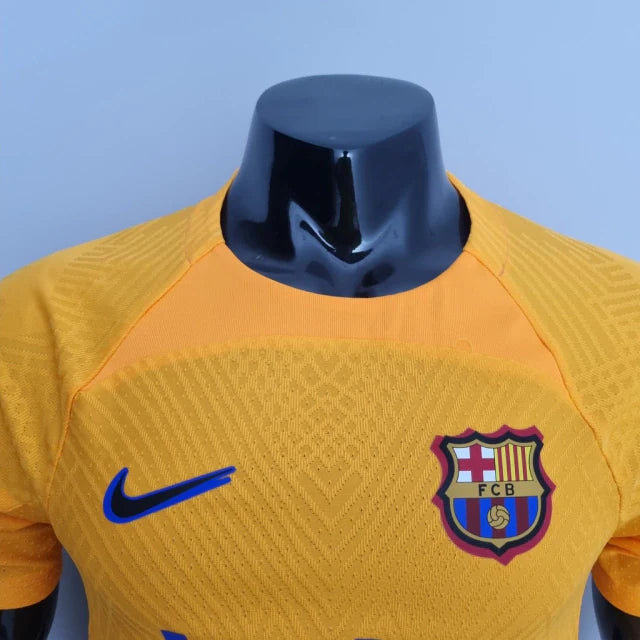 Camisa Barcelona Treino 22/23 Jogador Nike Masculina - Laranja