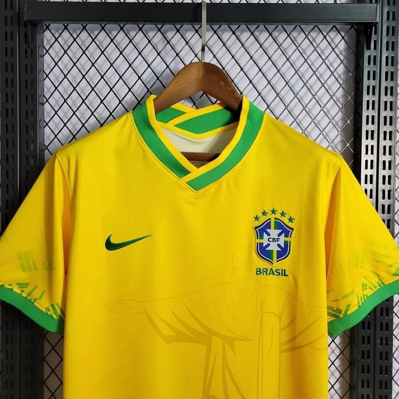 Camisa Seleção Brasileira Edição Especial Cristo Redentor 2022/23 Nike Masculino Amarelo