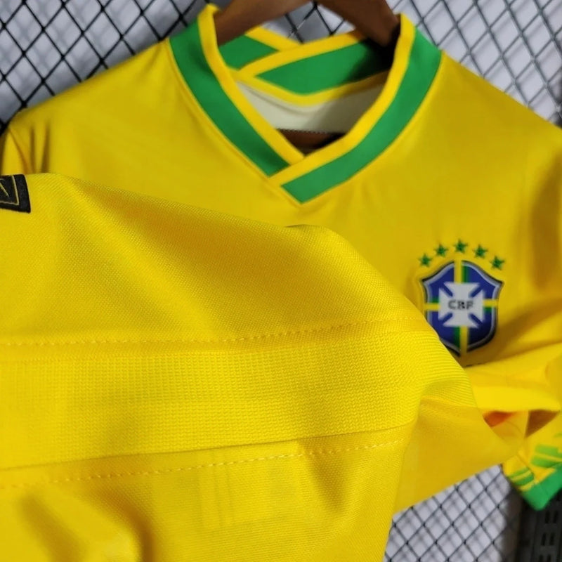 Camisa Seleção Brasileira Edição Especial Cristo Redentor 2022/23 Nike Masculino Amarelo