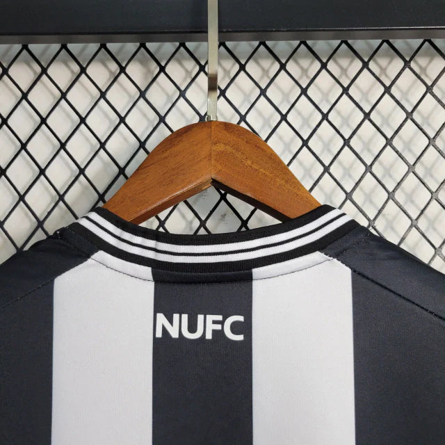 Camisa Newcastle I Home 2023/24 Torcedor Castore Masculino Branco e Preto