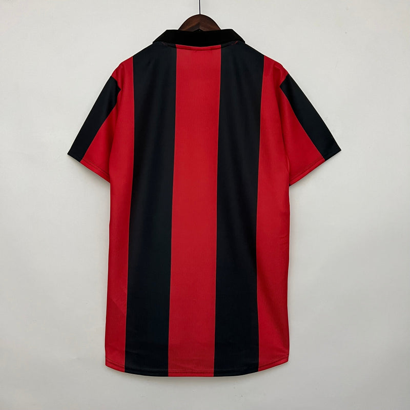 Camisa Retrô Eintratch Frankfurt Puma 1999/00 Vermelho e Preto