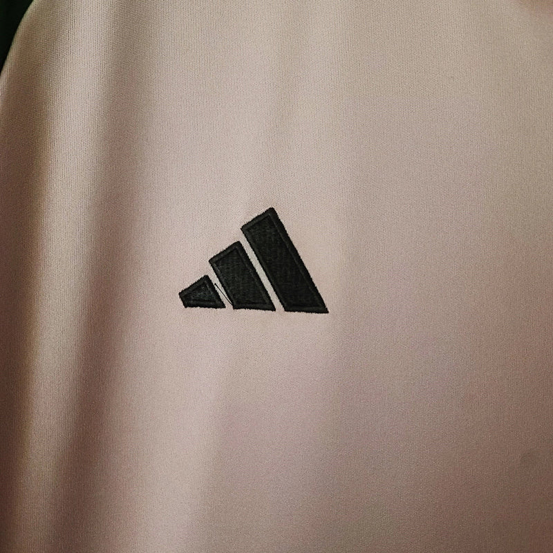 Camisa Japão Edição Especial Adidas x Nigo 2022/23 Torcedor Masculino Rosa e Verde