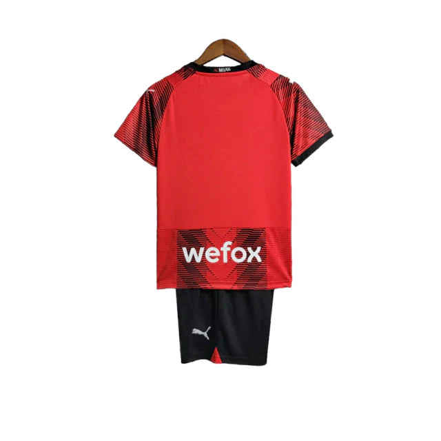 Kit Infantil Milan Home 23/24 - Puma - Vermelho e Preto