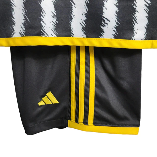 Kit Infantil Juventus I Adidas 23/24 - Branco e Preto