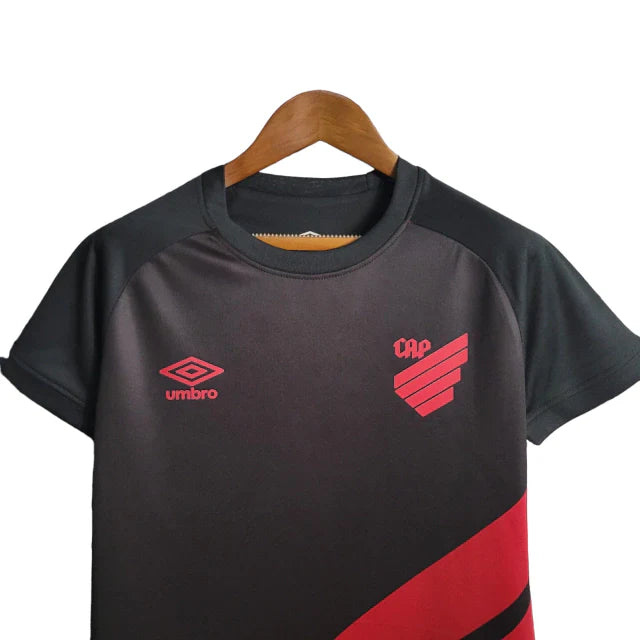 Kit Infantil Atlético Paranaense Away 23/24 - Umbro - Preta e vermelha